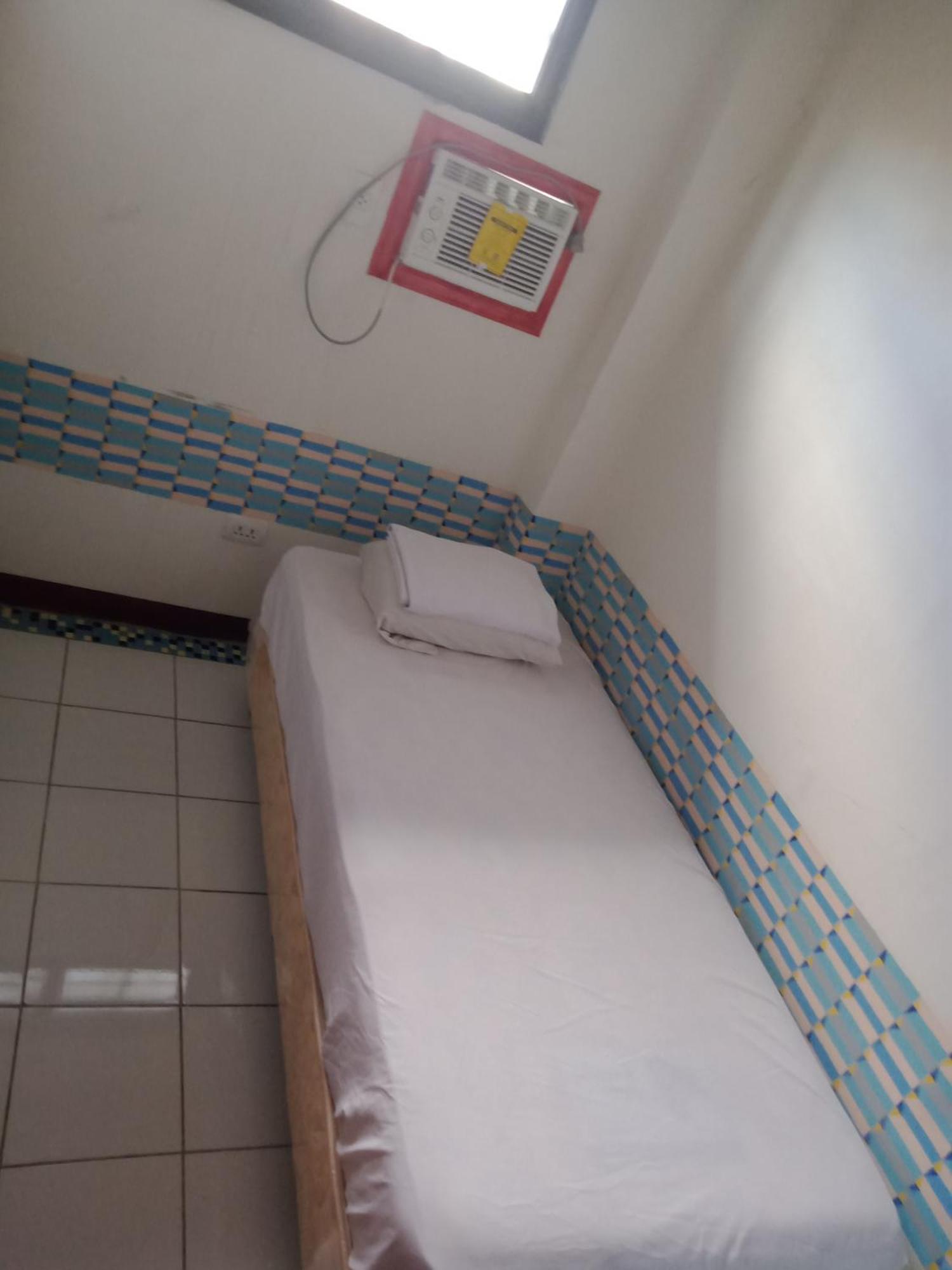 BnT Inn Lapu-Lapu City Buitenkant foto
