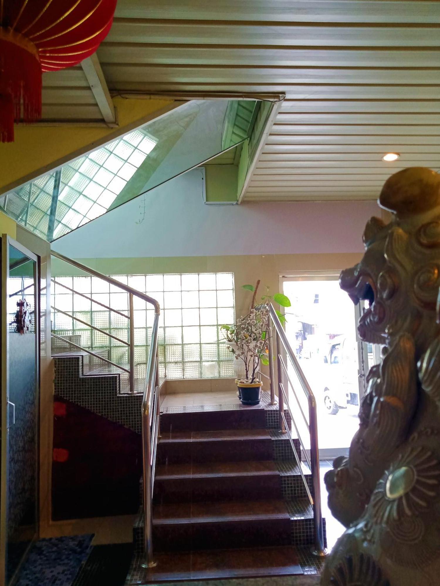BnT Inn Lapu-Lapu City Buitenkant foto