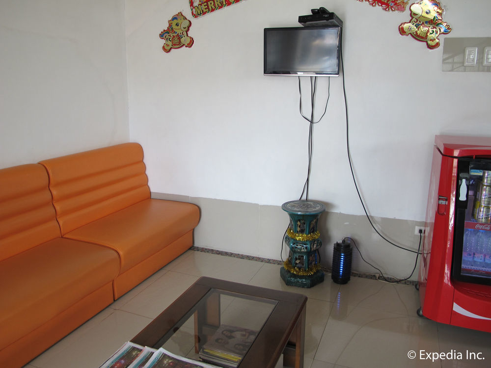 BnT Inn Lapu-Lapu City Buitenkant foto