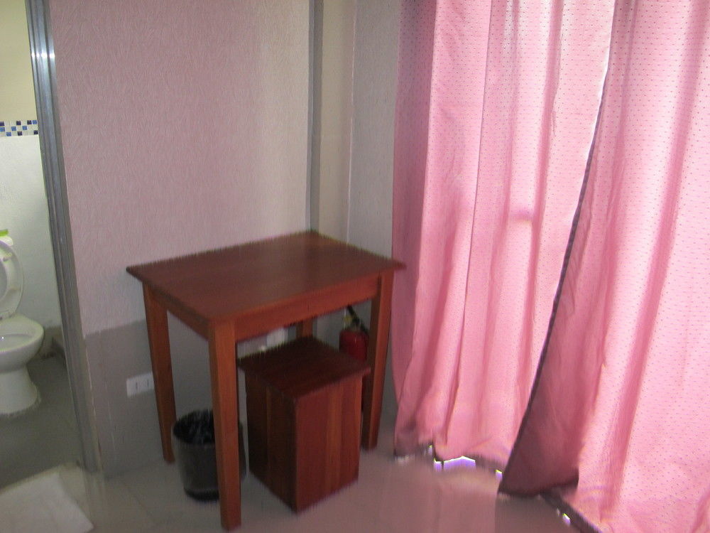 BnT Inn Lapu-Lapu City Buitenkant foto